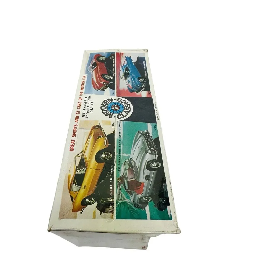 AMT Cobra Roadster Modern 1:25 Scale Classics Model Kit #T414 Factory Sealed NOS